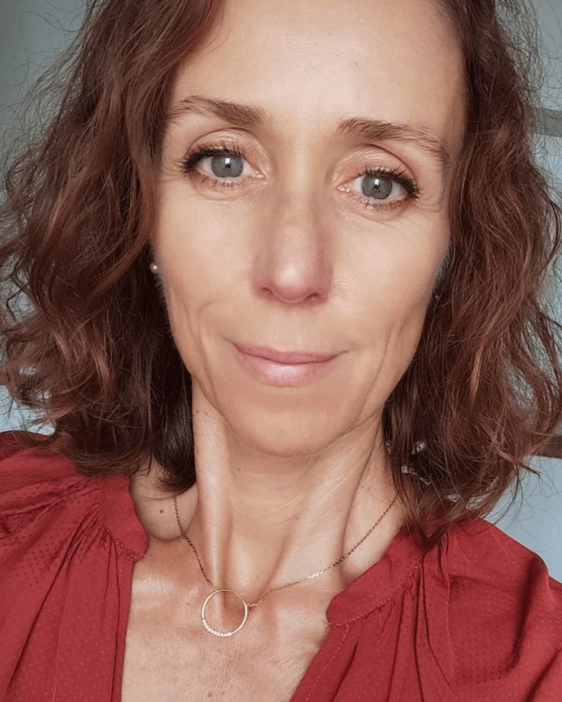 EmmaFleuraison - professeure de yoga du visage